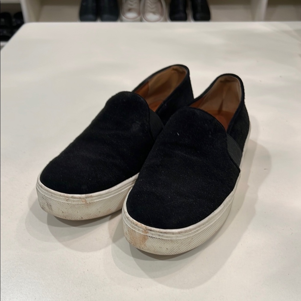 Women’s Vince Black Slip-On Shoes. Size 7